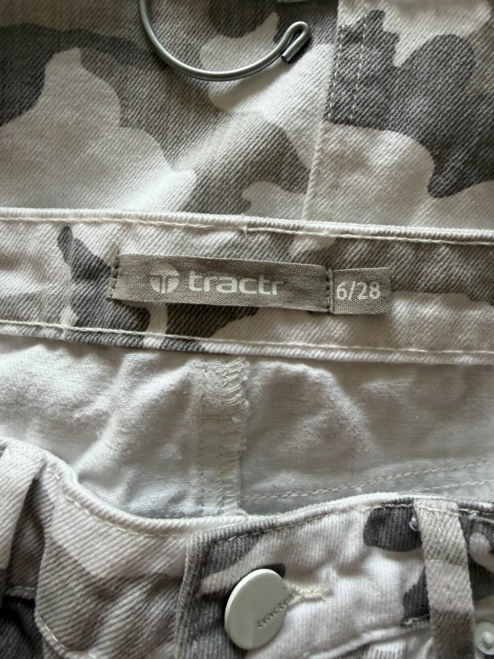 Tractr White Camo Jean Skirt Size 6 - Picture 8 of 8